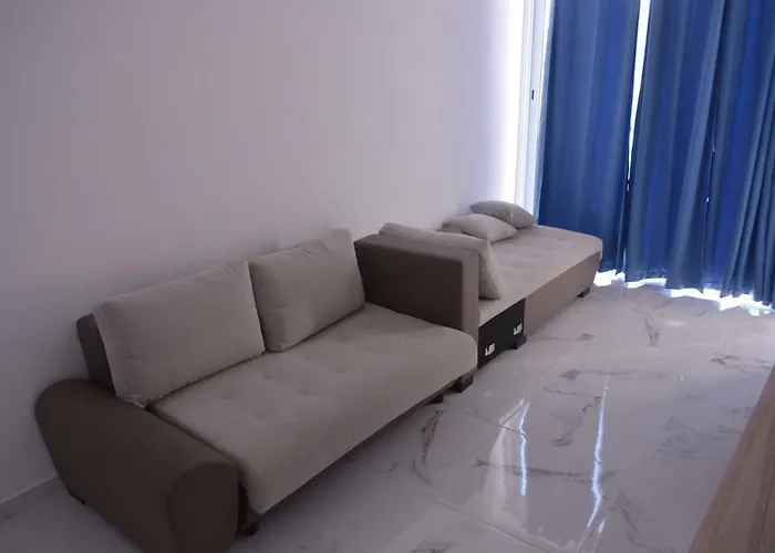 D Bay Apartments